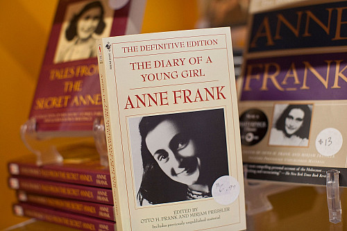 Image of the book cover of The Diary of a Young Girl: Anne Frank.