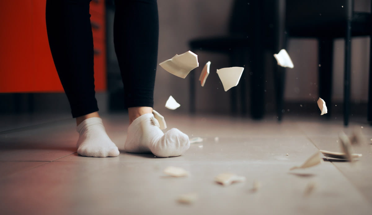 plates dropping on the floor