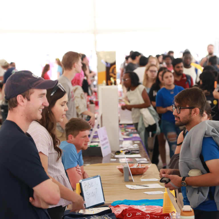 Students at the 2023 fall Student Involvement Expo, hosted by WOW.